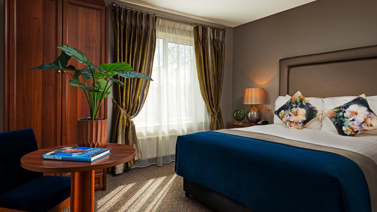 Longcourt House Hotel Newcastle West Ngoại thất bức ảnh